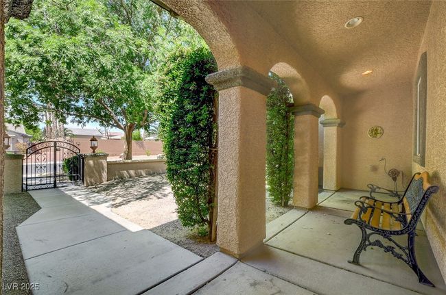 7504 Via Sistina St, House other with 3 bedrooms, 4 bathrooms and null parking in Las Vegas NV | Image 5