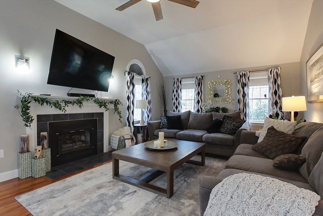 233 Nashua Rd, House other with 3 bedrooms, 3 bathrooms and 10 parking in Groton MA | Image 8