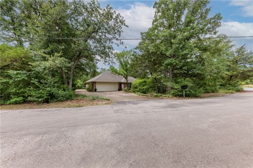 2020 Carter Lake Dr, College Station, TX, 77845-7803 | Card Image