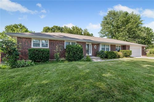 38 Hillcrest Dr, Platte City, MO, 64079-9646 | Card Image