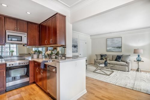 b701-20 Chapel St, Brookline, MA, 02446-7476 | Card Image