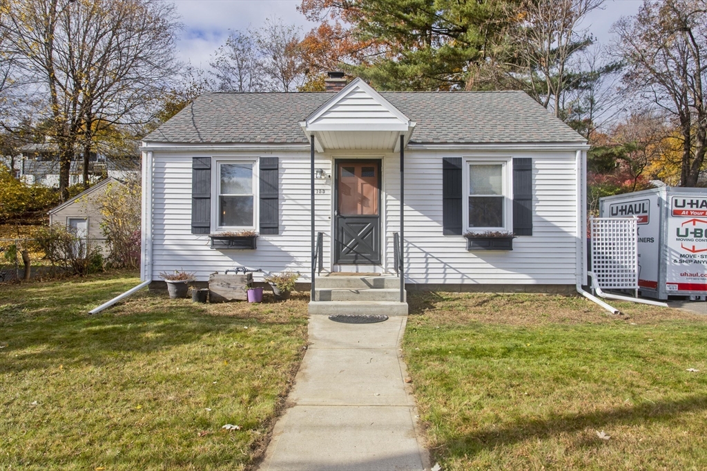 Sycamore St, Holyoke, MA 01040