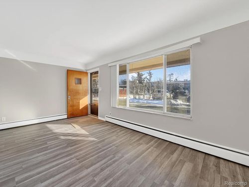 4-23 W Burdick Street, Oxford Village, MI, 48371 | Card Image