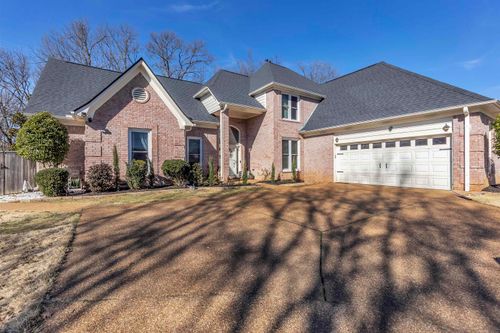 9694 Leeward Slopes Dr, Lakeland, TN, 38002-8293 | Card Image