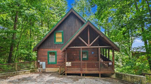 4414 Forest Vista Way, Pigeon Forge, TN, 37863-4749 | Card Image