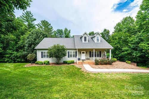 1040 Julius Ct, Lenoir, NC, 28645-7484 | Card Image