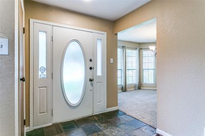 View of tiled entrance foyer | Image 3