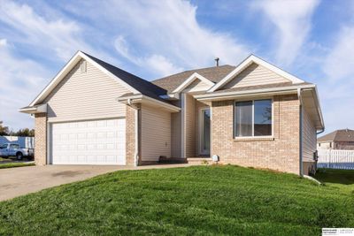 9208 Laurel Plaza, Home with 3 bedrooms, 1 bathrooms and 2 parking in Omaha NE | Image 3