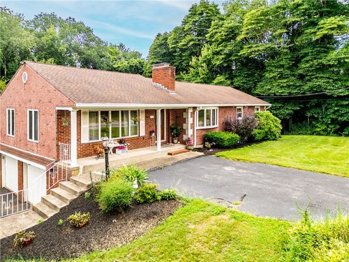 136 Jenckes Hill Rd, Lincoln, RI, 02865-4636 | Card Image