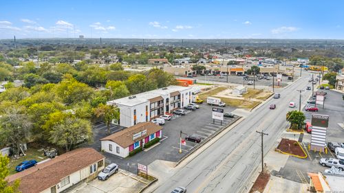 4446 Walzem Rd, San Antonio, TX, 78218-2040 | Card Image