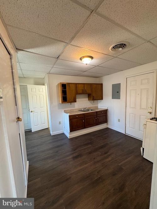 3flr-606 E Market St, YORK, PA, 17403-1637 | Card Image