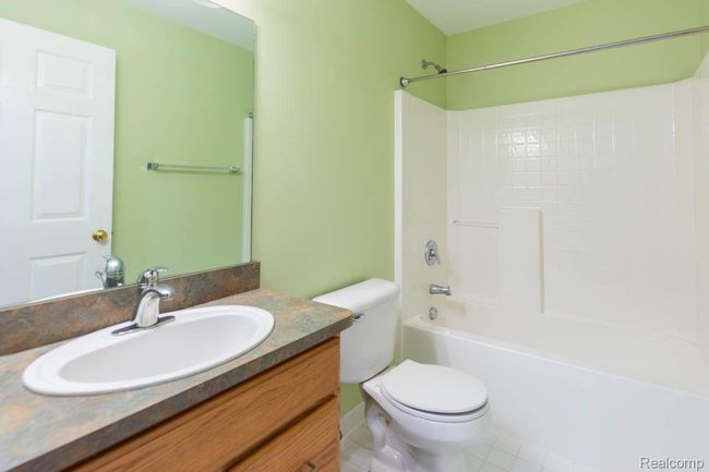 28460 Carlton Way Dr, Condo with 2 bedrooms, 2 bathrooms and null parking in Novi MI | Image 24