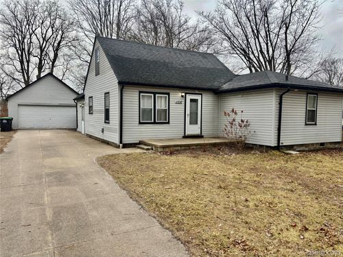 11216 Cape Cod St, Taylor, MI, 48180-6203 | Card Image