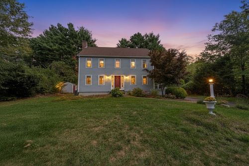 387 South St, Plainville, MA, 02762-1128 | Card Image