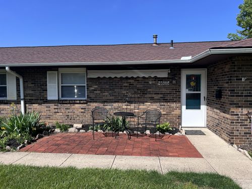 252-1290 Woodbrook Ln, Columbus, OH, 43223-3272 | Card Image