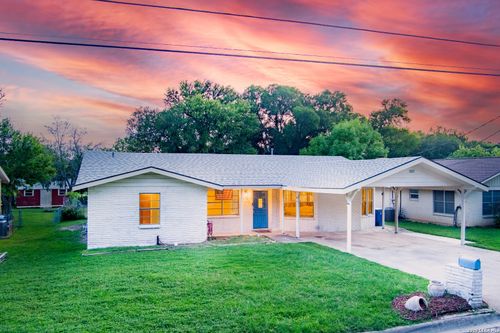 1107 Donna Kay Dr, Kerrville, TX, 78028-3418 | Card Image