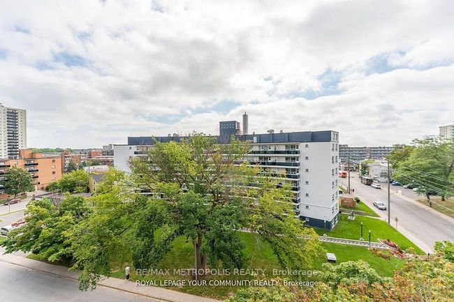 704 - 15 Elizabeth St N, Condo with 3 bedrooms, 2 bathrooms and null parking in Mississauga ON | Image 39