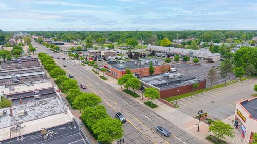 29525 Ford Rd, Garden City, MI, 48135-2319 | Card Image