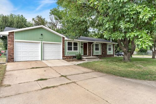 2902 W 30th St S, Wichita, KS, 67217-1553 | Card Image