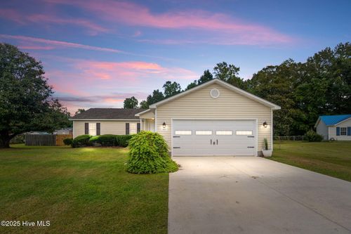 307 Gaston Ct, Jacksonville, NC, 28540-8618 | Card Image