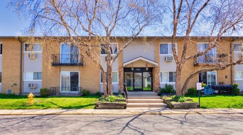 1f-8828 N Leslie Ln, Des Plaines, IL, 60016-4121 | Card Image