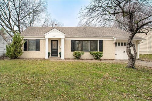 7548 Eaton St, Prairie Village, KS, 66208-3610 | Card Image