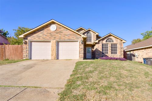 5532 Stone Meadow Ln, Fort Worth, TX, 76179-3732 | Card Image
