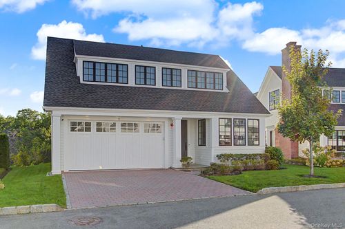 8 Jasmine Ln, Port Chester, NY, 10573-1333 | Card Image