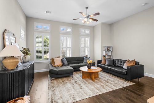5485 Beecher St, Dallas, TX, 75209-6208 | Card Image
