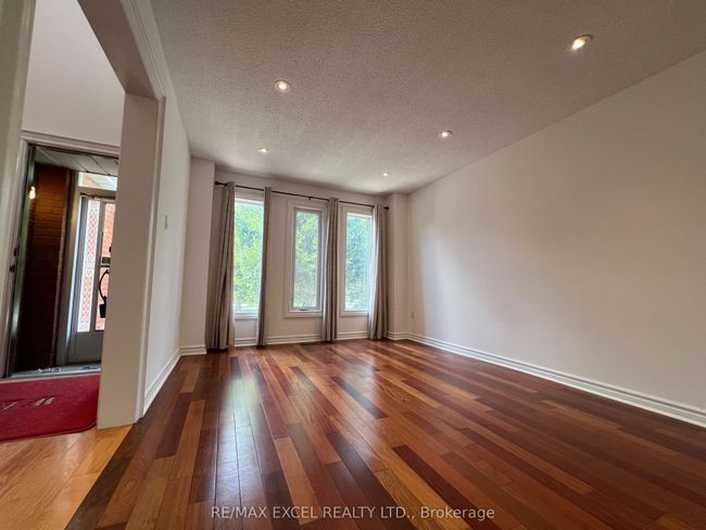 17 Caldbeck Ave, House other with 5 bedrooms, 4 bathrooms and 2 parking in Markham ON | Image 5