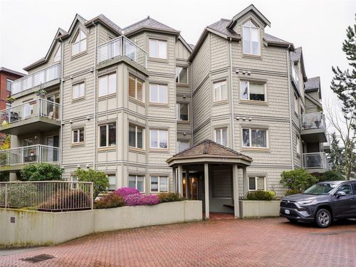 301-1687 Poplar Ave, Victoria, BC, V8P4K5 | Card Image