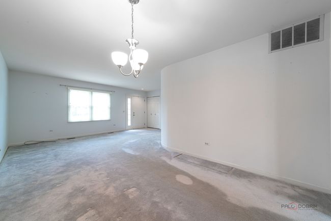2021 Liberty Ln, House other with 3 bedrooms, 2 bathrooms and 2 parking in Gurnee IL | Image 6