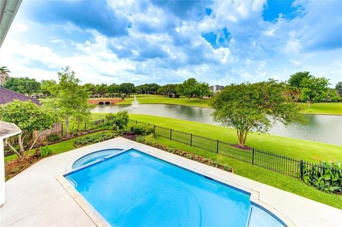 5318 Turning Leaf Ln, Sugar Land, TX, 77479-4221 | Card Image