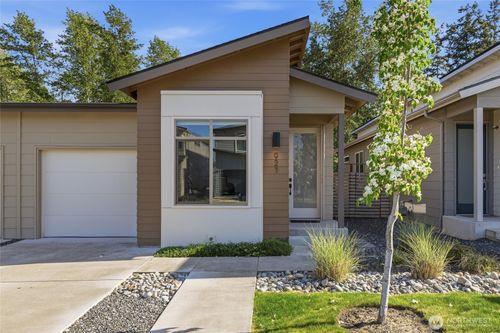 921 Sunseeker Ln, Bellingham, WA, 98226-9360 | Card Image