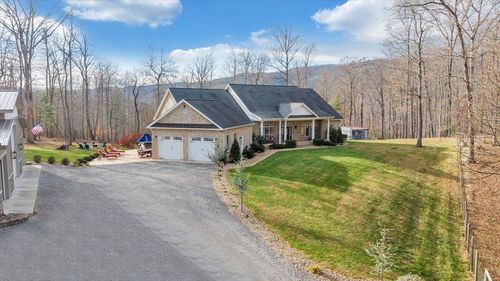 7770 Bending Oak Dr, Catawba, VA, 24070-2720 | Card Image
