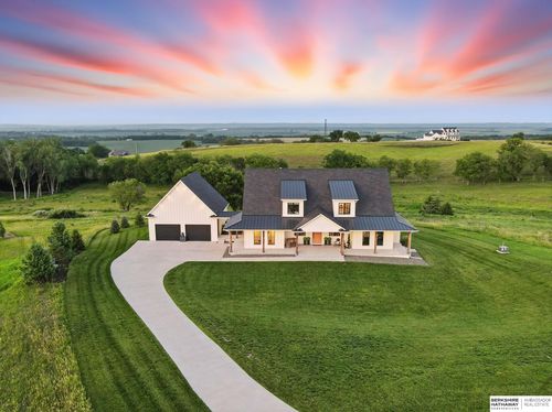 6434 Big Sky Ln, Fort Calhoun, NE, 68023-5402 | Card Image