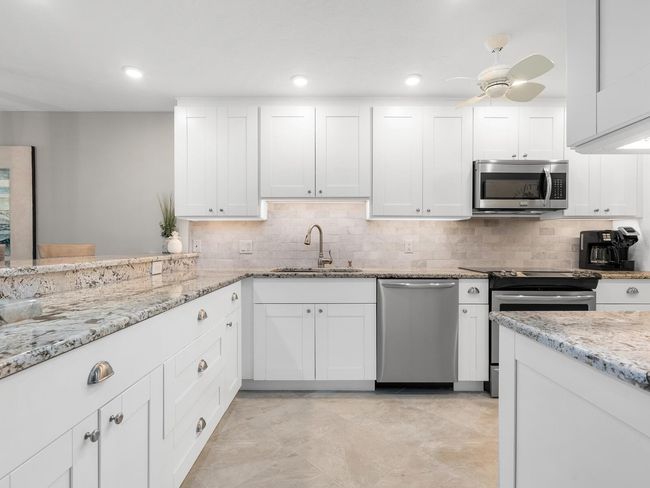 APT-104 - 8701 Midnight Pass Rd, Condo with 2 bedrooms, 2 bathrooms and null parking in SARASOTA FL | Image 7