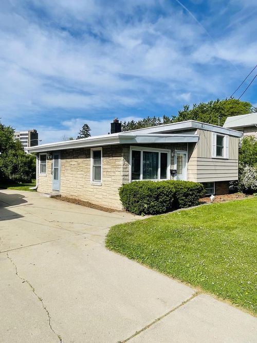 1413 Western Avenue, GREEN BAY, WI, 54303 | Card Image