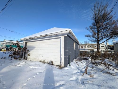 {{alt}} | Card Image