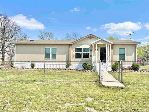 422 S Grand Avenue, Drumright, OK, 74030 | Card Image