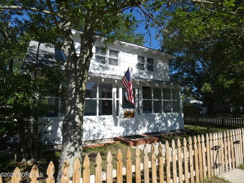 220 Garfield Ave, Toms River, NJ, 08753-7254 | Card Image