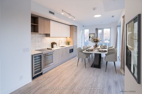 532-2020 Bathurst St, York, ON, M5P0A6 | Card Image