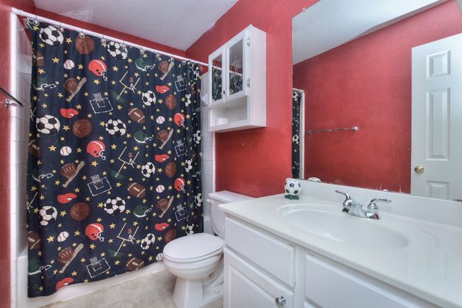 Full Guest Bathroom | Image 30