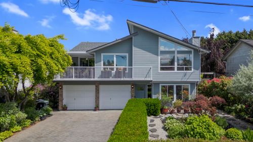 9262 213 St, Langley, BC, V1M1L2 | Card Image