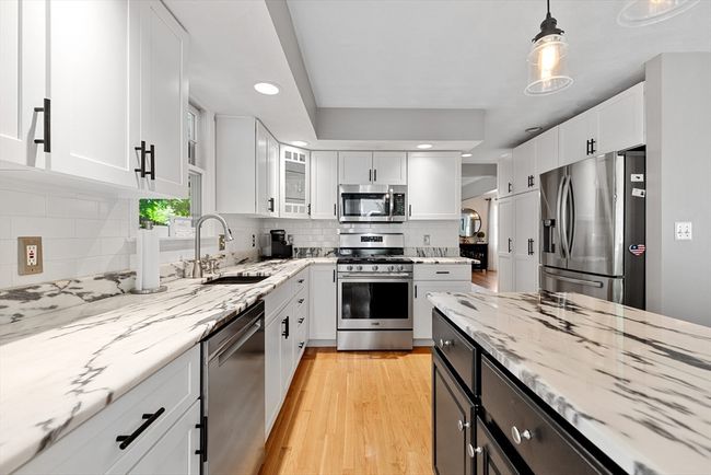 5 Memory Ln, House other with 3 bedrooms, 3 bathrooms and 3 parking in Wakefield MA | Image 4