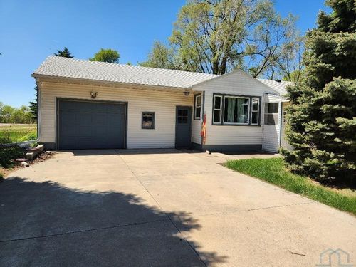 1002 Westend Dr., Vermillion, SD, 57069 | Card Image