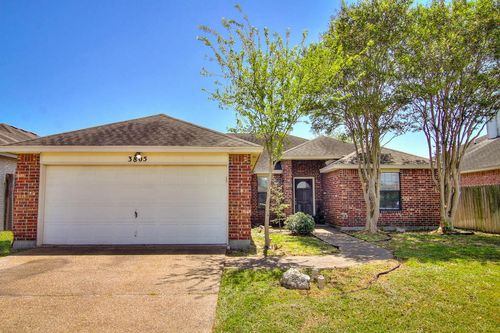 3805 Julia Ln, Corpus Christi, TX, 78414-5806 | Card Image