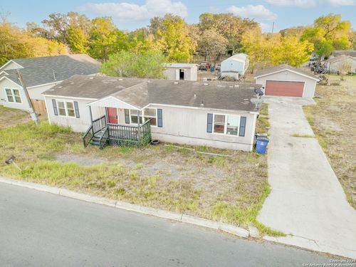 808 Uvalde St, Pleasanton, TX, 78064-1942 | Card Image