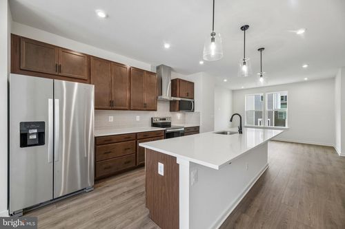18022 Alicia Ave, Dumfries, VA, 22026-3404 | Card Image