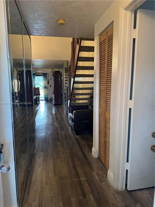 z-6981 Sw 36th Dr, Miramar, FL, 33023-6666 | Card Image